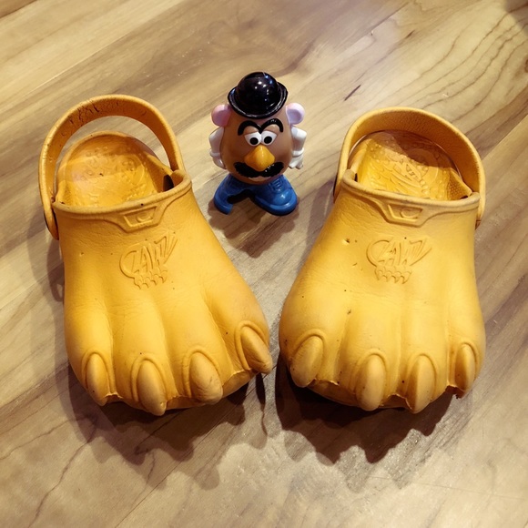 crocs style clawz shoes
